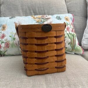 Peterboro Handcrafted Brown and Tan Basket Vintage